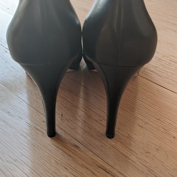 Brand New Cole Hann Pumps - Picture 5 of 6